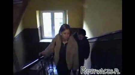 Я зустрів дівчину в метро і потягнув її до ліжка