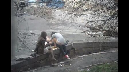 Хлопець сфотографував секс на вулиці