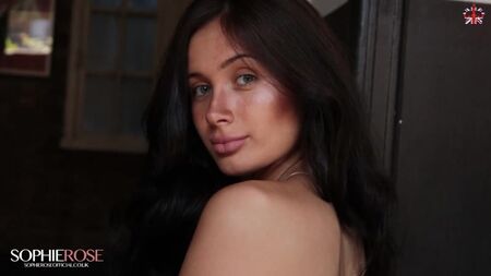 Софі Роуз — «Гола в пабі»