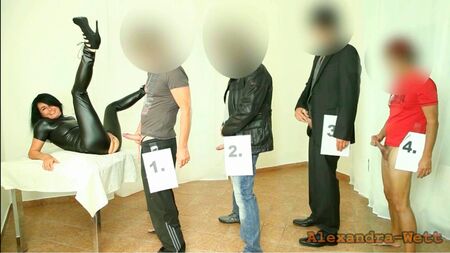 «Спермова вечірка»! Безкомпромісний секс із латексною сучкою! Якщо ти тут не оббризкаєш її, то це твоя власна провина
