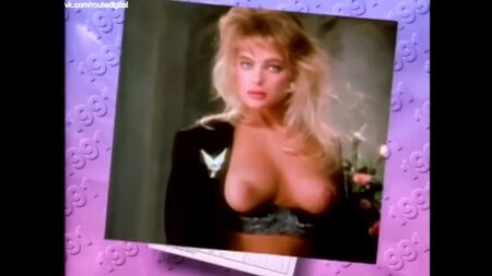 Еріка Еленіак оголена — «Міс липня» журналу «Playboy» 1989 року. Профіль моделі. Дивитися онлайн