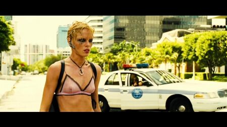 Кейт Наута оголена — «Перевізник 2» (2005) HD 1080p Дивитися онлайн / Кейт Наута — «Перевізник 2»