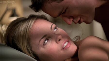 Чандра Вест оголена — «NYPD Blue», 10–11 сезони (2003) HD 1080p Дивитися онлайн