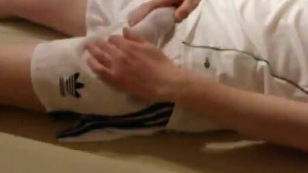 Сперма на моїх шортах Adidas