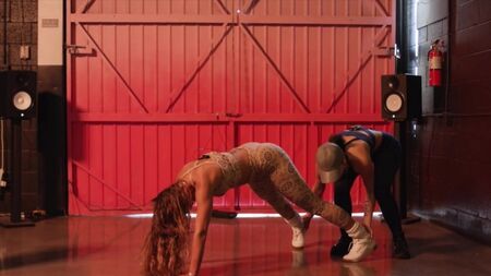 Соммер Рей та Лексі Пантера: «Sexy — Twerk» (2017) 1080p