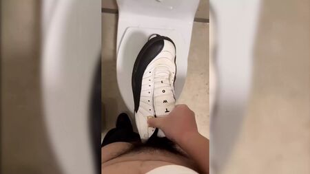 Трахнутися і скінчитися в кросівках Nike Air Jordan