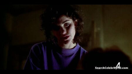 Емі Бреннеман — «NYPD Blue» — 1 сезон, 2 серія (1993)