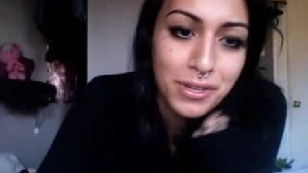 Сольний виступ Хайді Хілтон на сайті Tranny Porn Stars