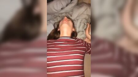 Вона — моя подруга