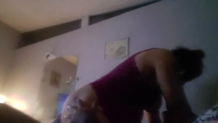 Ненсі зраджує своєму нудному хлопцю Джей-Пі з гангстером-секс-маніяком Майкелом