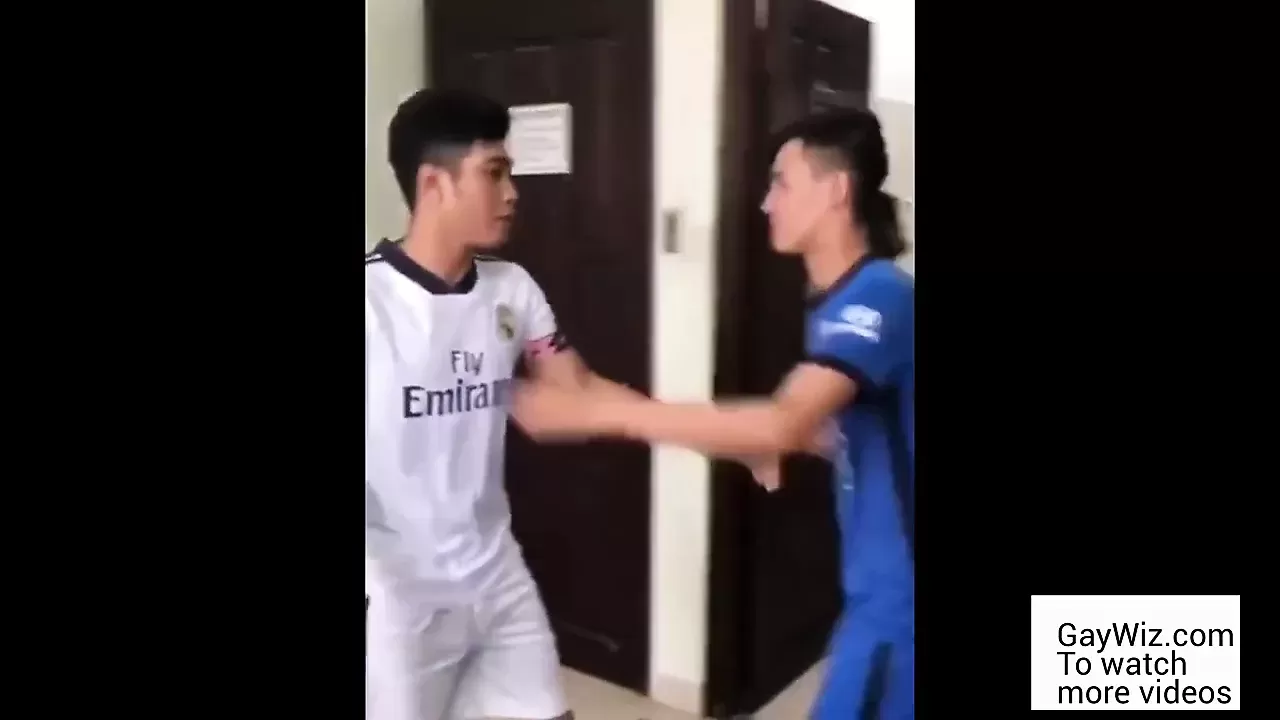 Two Asians wearing soccer uniform have sex - порно відео