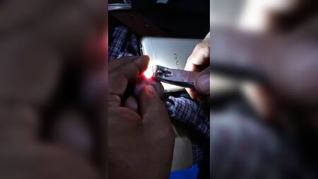 Азіатка перерізала собі вуздечку статевого члена