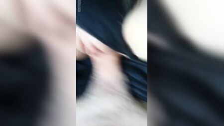 Мама дзвонить їй, поки та трахається