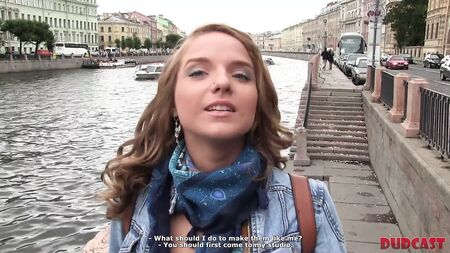 Чувак погоджується знятися в порнофільмі
