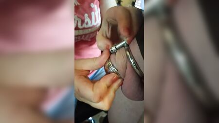 Закрити в невеликому пристрої для стримання