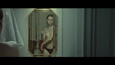 Есме Крід-Майлз — «Джеймі»
