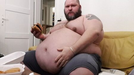 Superchubby SOC — товстун, який їсть великий бургер і цибульні кільця
