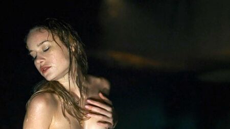 Сцена з оголеною Брі Ларсон у фільмі «Таннер Холл» — ScandalPlanet.Com