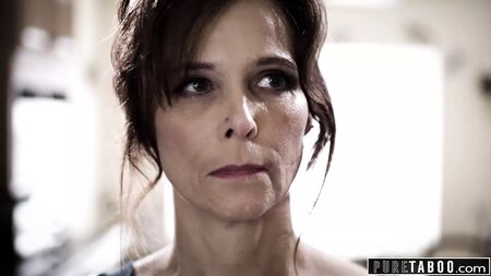 «PURE TABOO»: двоє зведених братів займаються подвійним проникненням зі своєю мачухою