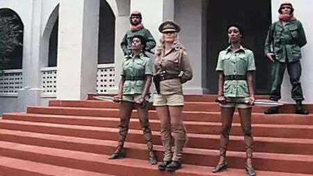 «Ілса: Хранителька гаремів нафтових шейхів» (1976)
