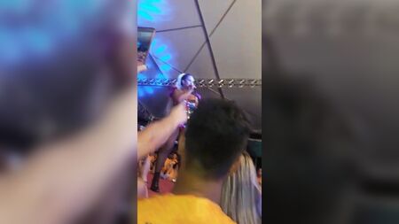 Валеска Попозуда показує свою піхву