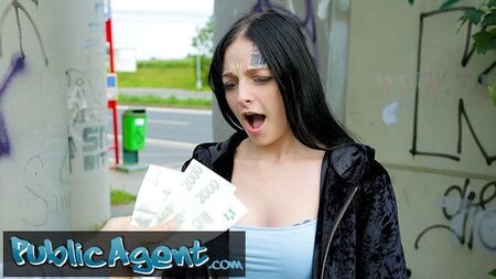 Публічний агент «Sweet Teen» втілює свої мрії в реальність