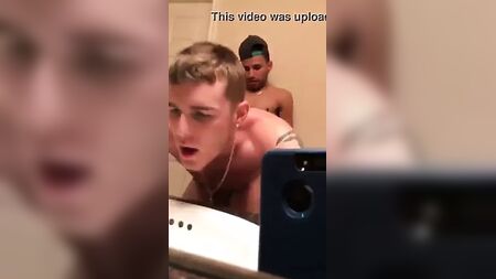 трахнулися в прямому ефірі на Snapchat