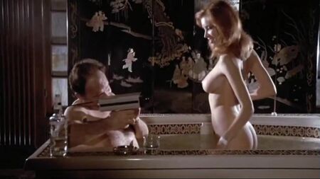 МОНІК ГАБРІЕЛЛ І МАРСІЯ КАРР У НУДИЗМІ (1983)