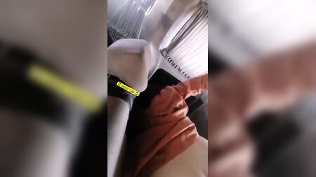 Хакан трахає жінку в тюрбані в машині
