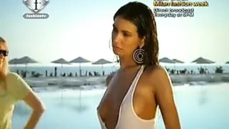 Fashion TV: «Midnight Hot» — оголена фотосесія Джесіки Мікарі