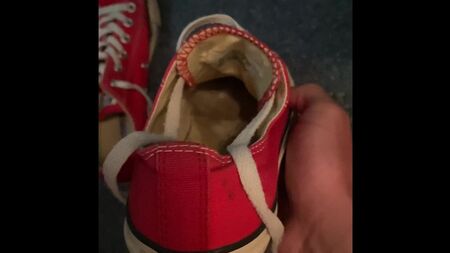 Скінчи мені в червоні кросівки Converse моєї сестри — chuckloveinsta