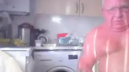 Дідусь Булл: погладжування та лизання