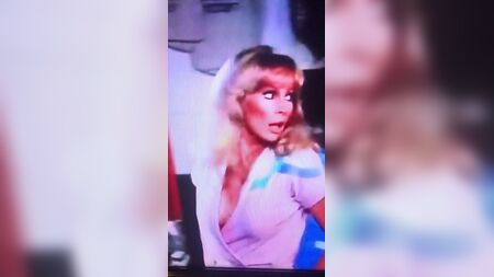 Барбара Едон: бічний вигляд грудей і сосок