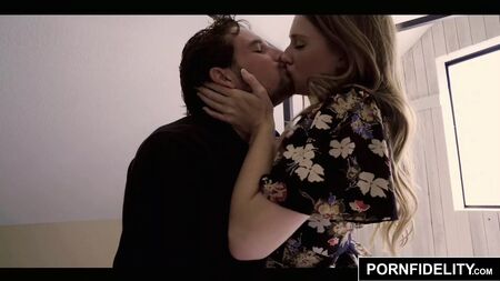 PORNFIDELITY: Ешлі Лейн не може зупинити сквирт