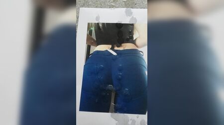 сперма на джинсах Фредді, що підтягнуті до попки