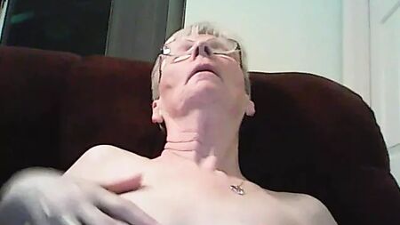 GrannyCam: веб-камери зі зрілими жінками в Інтернеті