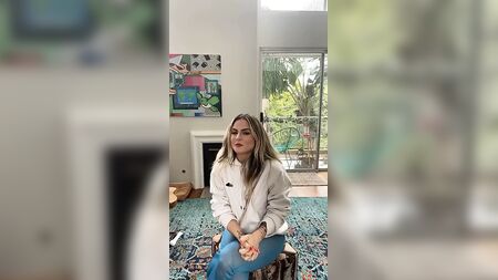 ДжоДжо Левеск: випадковий оголення грудей