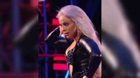 WWE — сексуальна Лів Морган