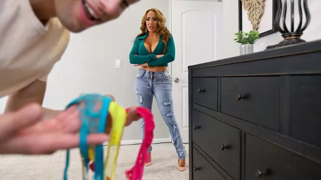 Жалаңаш шұлықтағы орысша порно