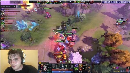 Прямі кадри геймплея Wraith King проти геймплея Meepo