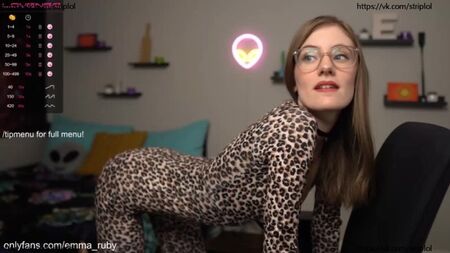 Emma_Ruby's Cam - * Порада, щоб змусити мене CUM * 555=GET NAKED * 1111=Cum Now * #lovense #lovense #petite #natural #young 2022-03-18 15:40:21