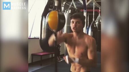 НАЙШВИДШІ БОКСЕРСЬКІ РУКИ - Райан Гарсія - Muscle Madness