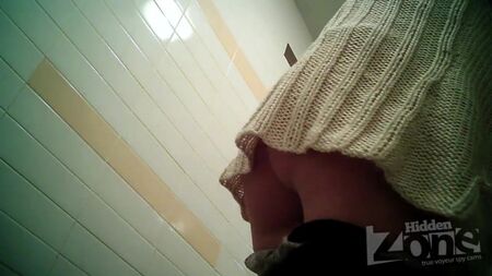 5.02 сперма в пизде (toilete creampie,Прихована камера в туалеті ,підгляд,HZ,WC,Hidden zone,spy cam,hidden cam,Voyeur))