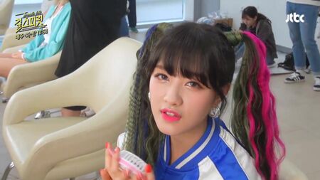 Hyemi x Soyeon x Oh Seunghee x Sungyeon [CLOSE CAM] Hyemi x Soyeon x Oh Seunghee x Sungyeon_Шпигують за кімнатою очікування дівчат 2!!!