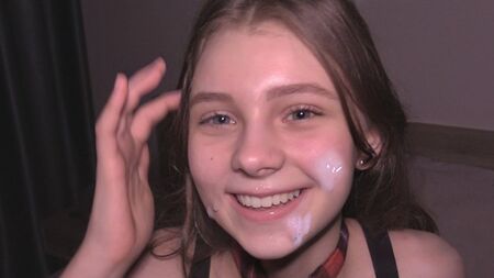 Їй лише 18 років, і вона вже робить це
