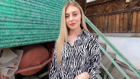 Як я це розумію, ти хочеш трахнути мене?
