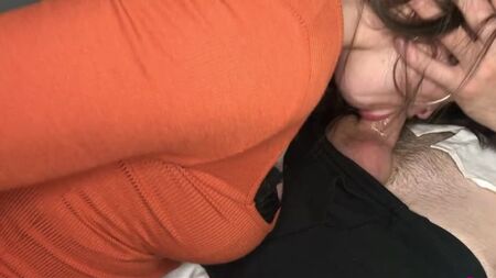 UNREAL THROAT FUCKING - смішна глибока глотка від сексуальної Instagram-шлюхи POV