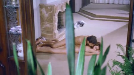 Хуля Авсар оголена - Sekreter (1985) HD 720p дивитися онлайн