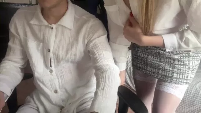 Смотреть онлайн Памела Андерсон порно видео Жігіт түзу жігітті сорып алады