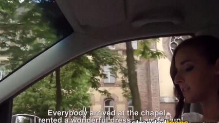 Наречена зробила мінет водієм таксі і поширила ноги